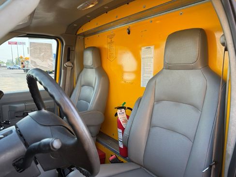 Used 2019 Ford E-350 and Econoline 350 Super Duty RWD image 21