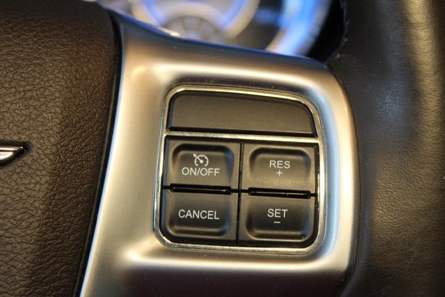 Used 2012 Chrysler 300 Limited w/ Luxury Group RWD image 22