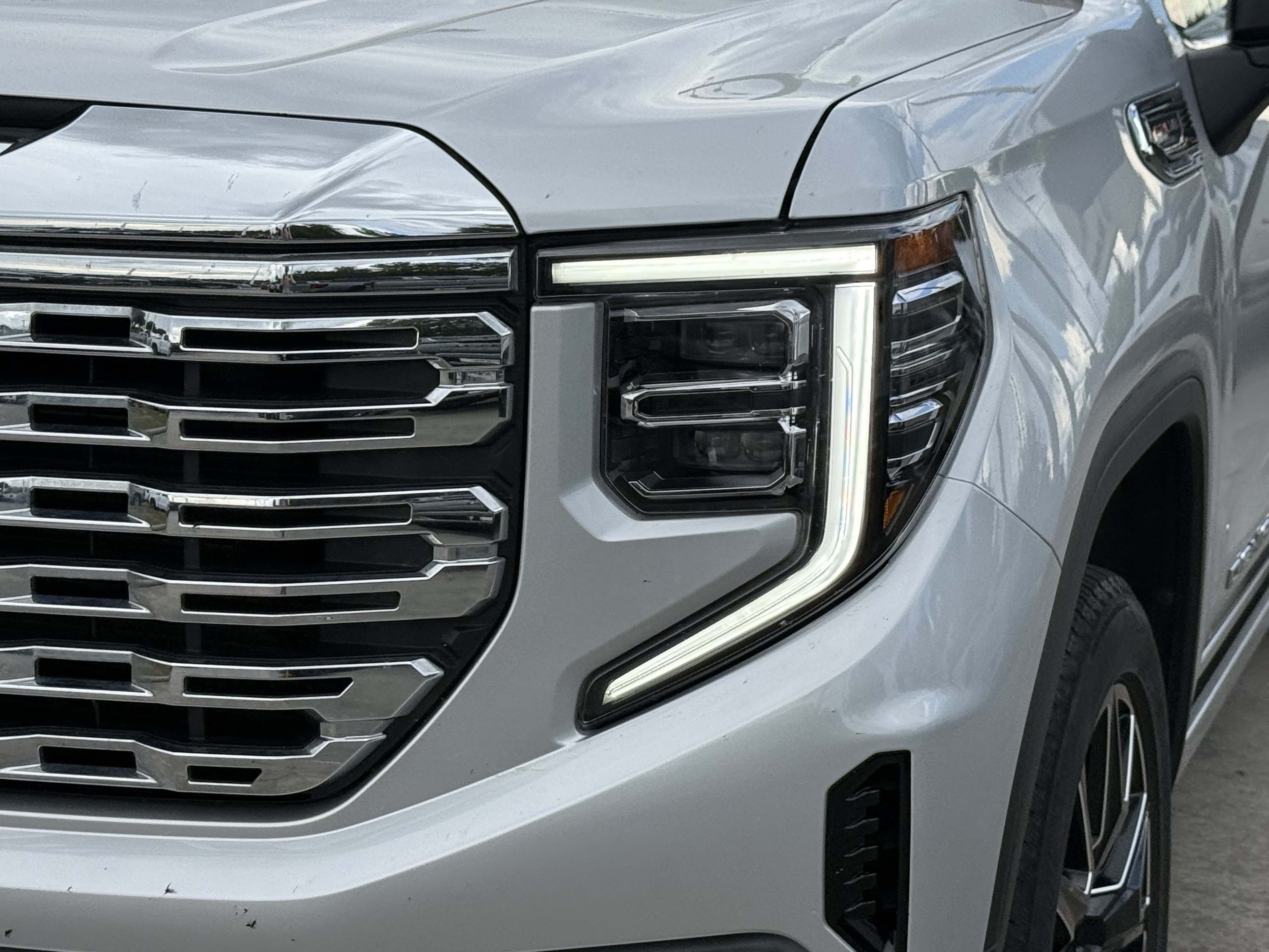 Used 2022 GMC Sierra 1500 Denali w/ Technology Package AWD/4WD image 8