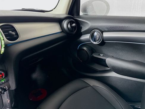 Used 2022 MINI Cooper 4-Door Hardtop image 23