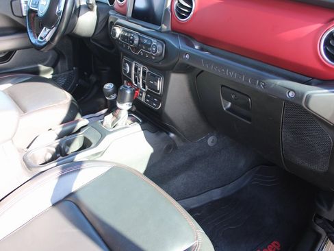 Used 2020 Jeep Wrangler Unlimited Rubicon w/ Uconnect 4C Nav & Sound Group image 22