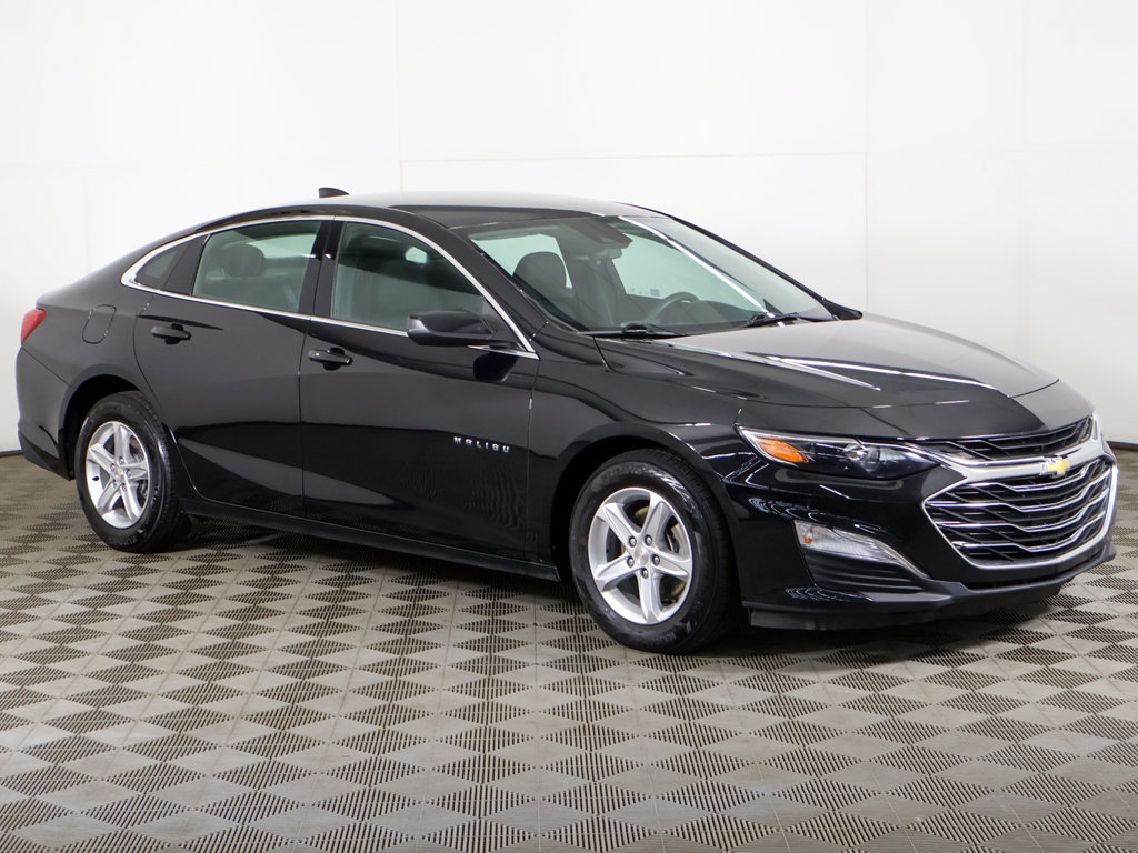 Used 2023 Chevrolet Malibu LS w/ Driver Confidence Package FWD image 2