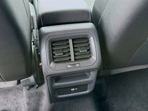 Used 2023 Volkswagen Taos SE image 22