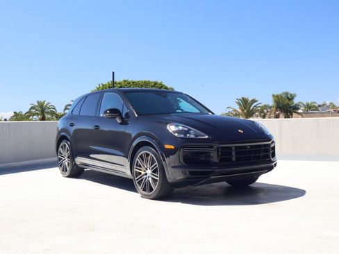 Certified 2019 Porsche Cayenne Turbo image 7