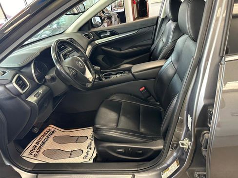 Used 2021 Nissan Maxima 3.5 SV w/ Floor Mat Group image 16