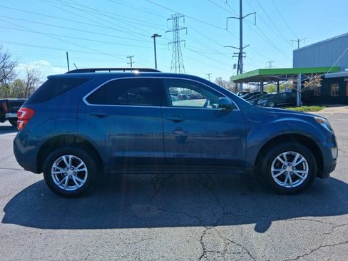 Used 2017 Chevrolet Equinox LT w/ Convenience Package image 4