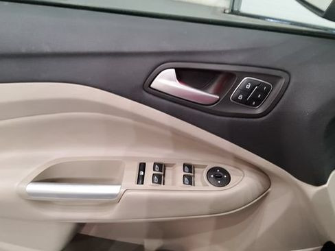 Used 2017 Ford Escape Titanium AWD/4WD image 33
