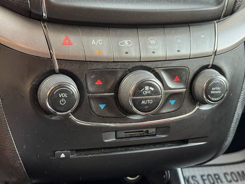 Used 2019 Dodge Journey Crossroad AWD/4WD image 28