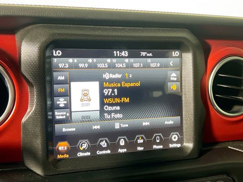 Used 2022 Jeep Gladiator Rubicon w/ Advanced Safety Group image 27