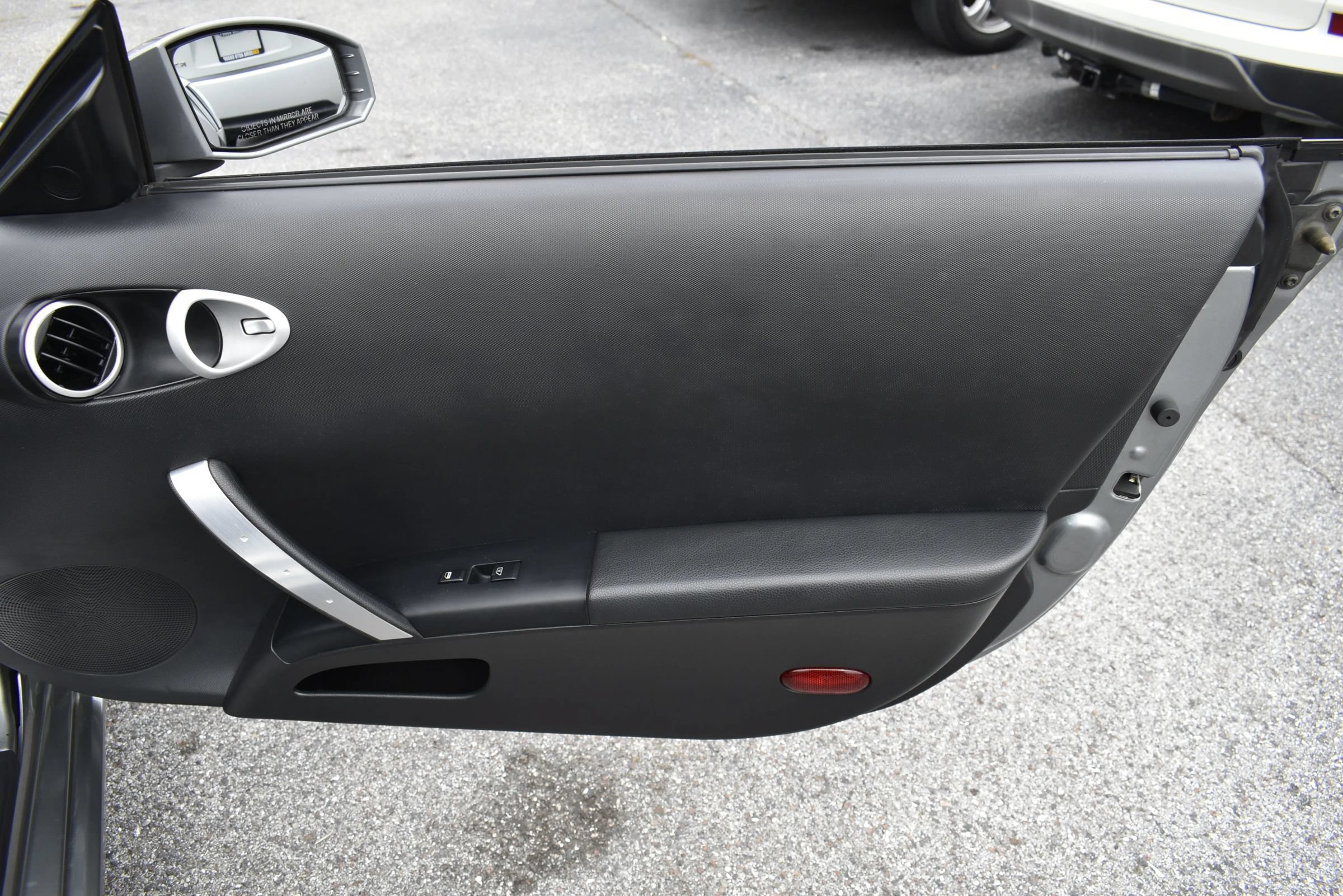 Used 2004 Nissan 350Z Touring RWD image 15