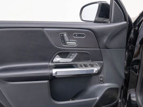 New 2026 Mercedes-Benz GLB 250 4MATIC image 14