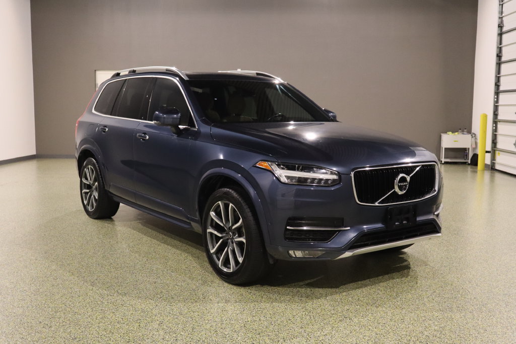 Used 2018 Volvo XC90 T5 Momentum w/ Convenience Package FWD image 1