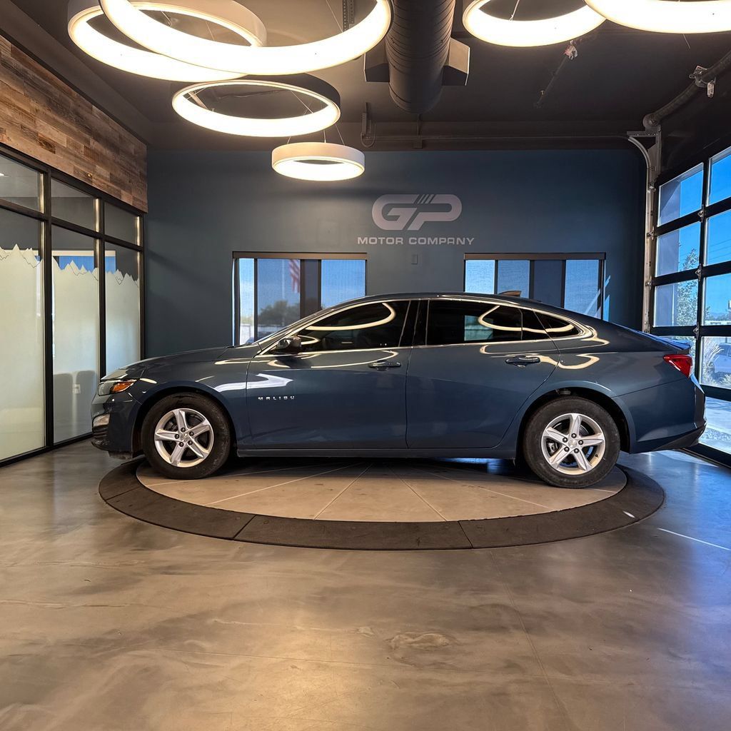 Used 2025 Chevrolet Malibu LS FWD image 6