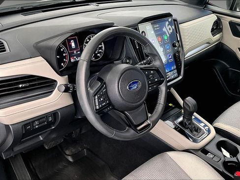 Used 2025 Subaru Forester Premium AWD/4WD image 8