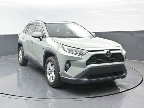 Used 2020 Toyota RAV4 XLE image 2