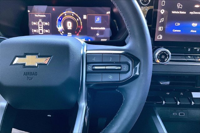 Used 2025 Chevrolet Colorado W/T w/ WT Custom Package RWD image 12