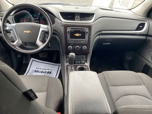 Used 2017 Chevrolet Traverse LT image 6