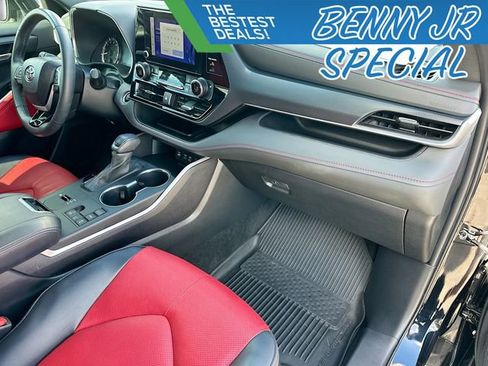 Used 2024 Toyota Highlander XSE image 29
