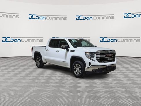 Used 2025 GMC Sierra 1500 SLT image 3