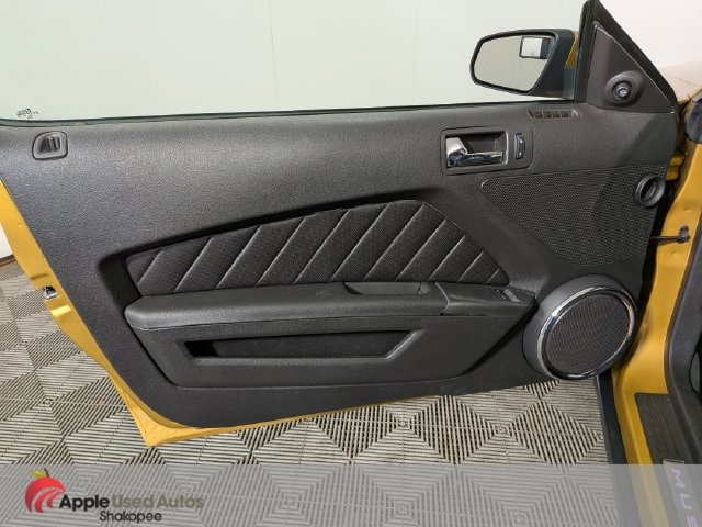 Used 2010 Ford Mustang Coupe RWD image 10