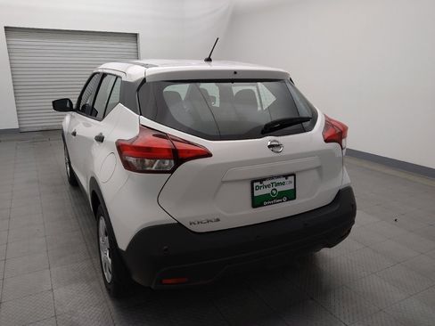 Used 2020 Nissan Kicks S image 6