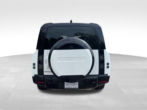 New 2026 Land Rover Defender 130 X-Dynamic SE AWD/4WD image 4