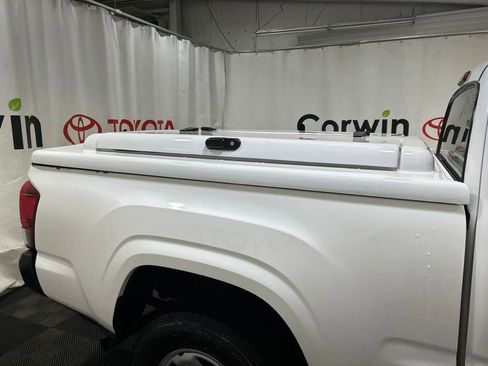 Used 2022 Toyota Tacoma SR AWD/4WD image 16