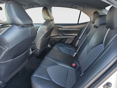 Used 2022 Toyota Camry SE image 19