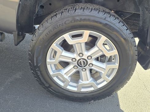 Used 2024 Nissan Titan SV w/ SV Convenience Package image 12