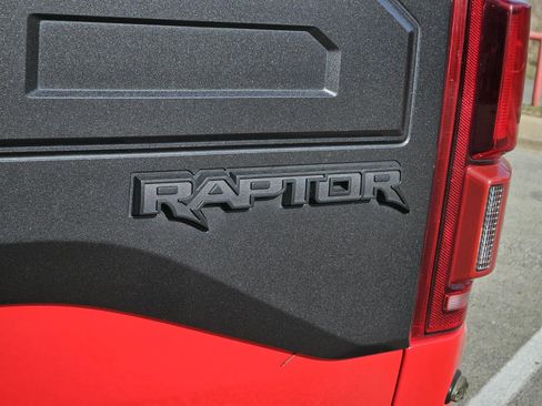 Used 2018 Ford F150 Raptor w/ Equipment Group 802A Luxury image 7