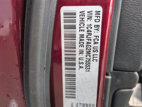 Certified 2021 Jeep Grand Cherokee Laredo X image 37