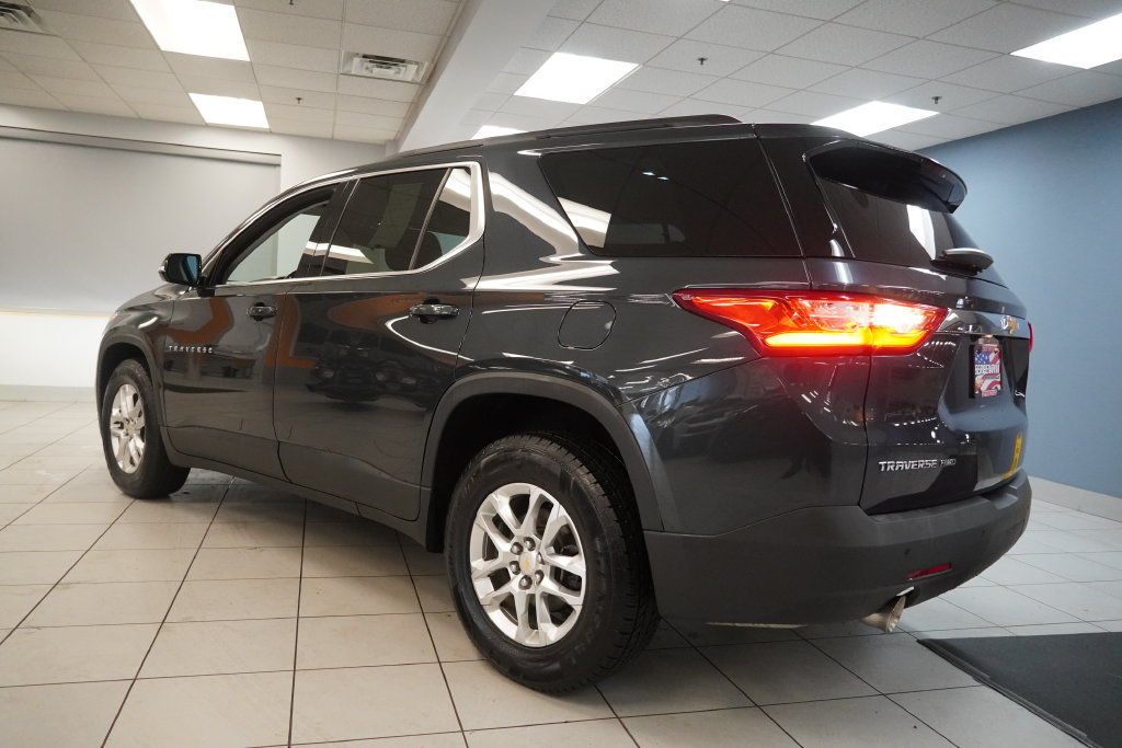 Used 2019 Chevrolet Traverse LT w/ LPO, Cargo Package AWD/4WD image 3