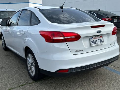 Used 2018 Ford Focus SE image 4