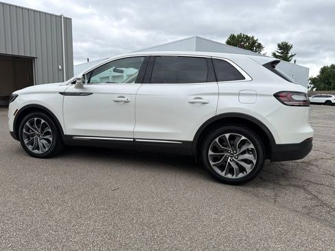 Used 2023 Lincoln Nautilus Reserve AWD/4WD image 9