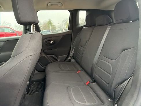 Used 2020 Jeep Renegade Latitude w/ Cold Weather Group image 13