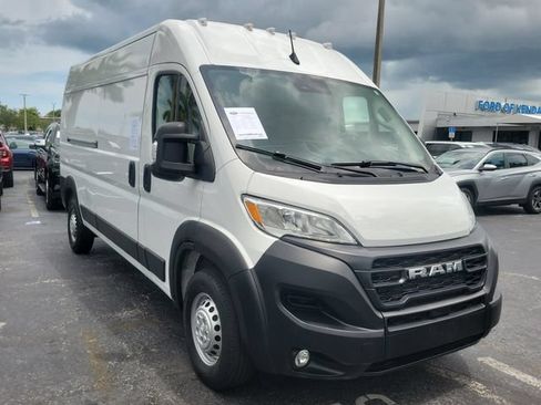Used 2024 RAM ProMaster 2500 w/ Convenience Group FWD image 2