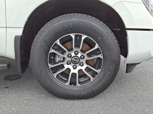Certified 2024 Nissan Titan SV w/ Accessory Utility Package AWD/4WD image 9