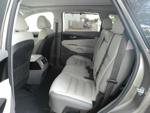 Used 2016 Kia Sorento SX AWD/4WD image 21