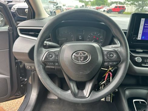 Used 2024 Toyota Corolla LE FWD image 18
