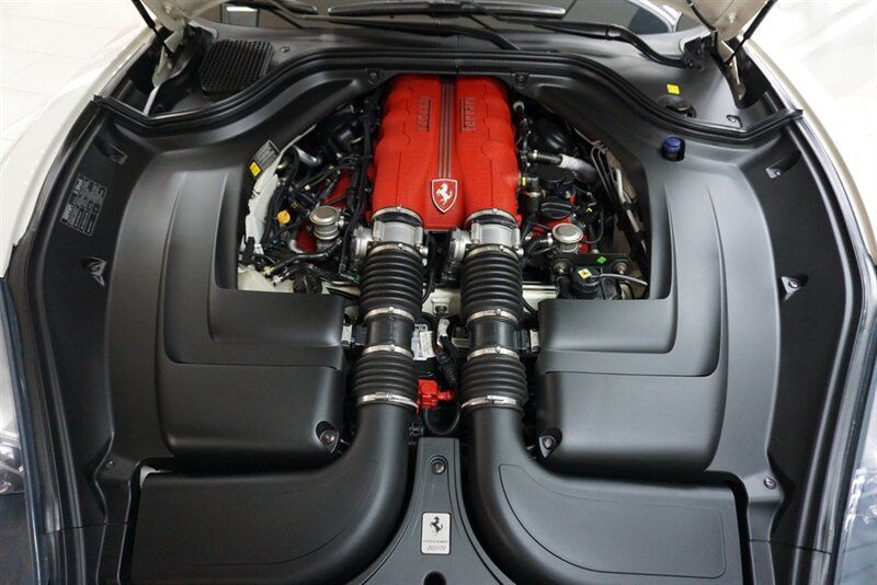 Used 2014 Ferrari California RWD image 6