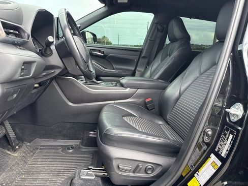 Used 2021 Toyota Highlander XSE AWD/4WD image 6