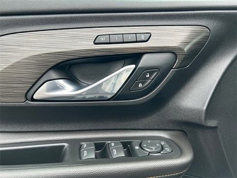 Used 2021 GMC Terrain SLT image 19