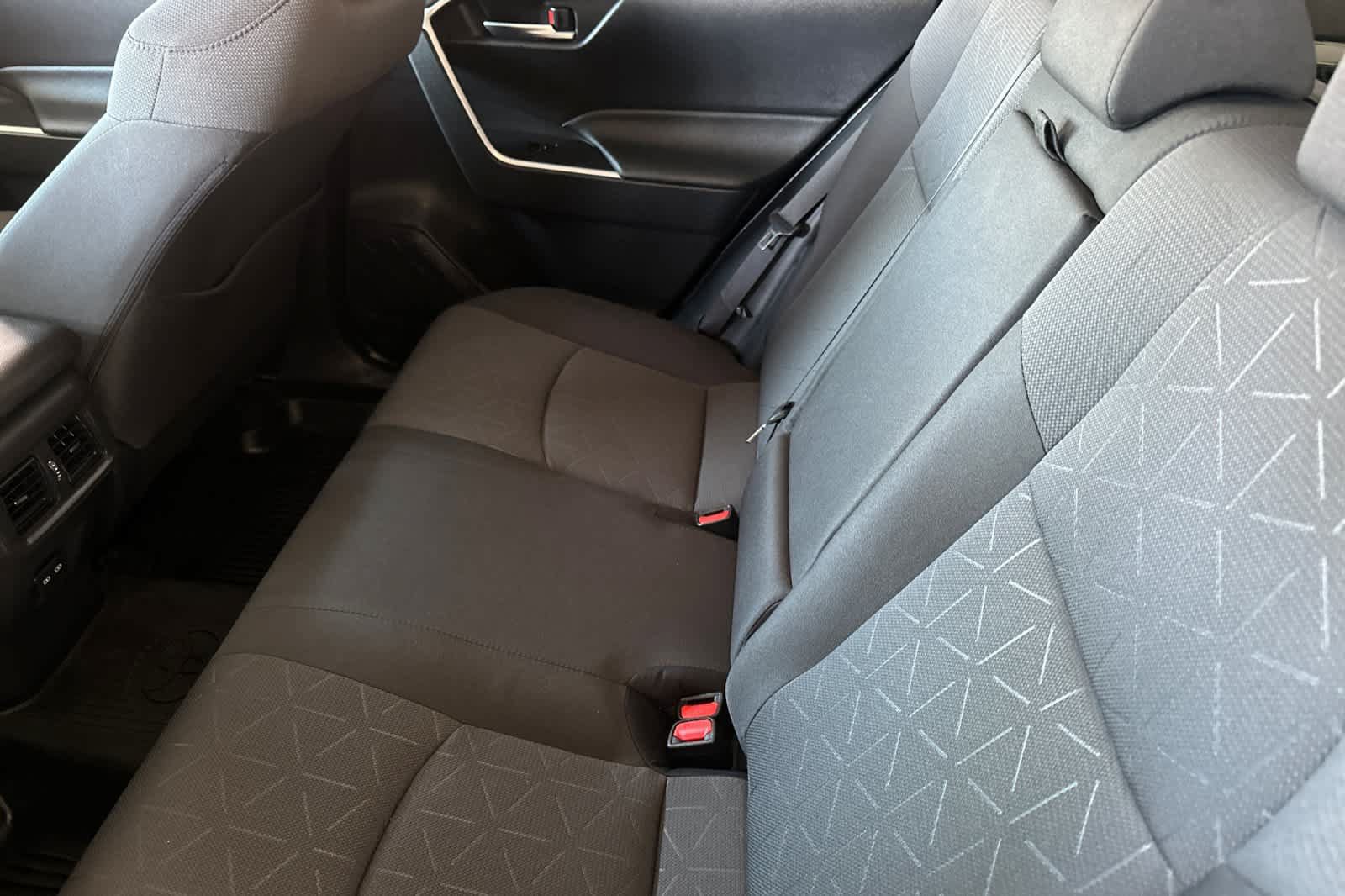 Used 2025 Toyota RAV4 XLE w/ Convenience Package AWD/4WD image 5