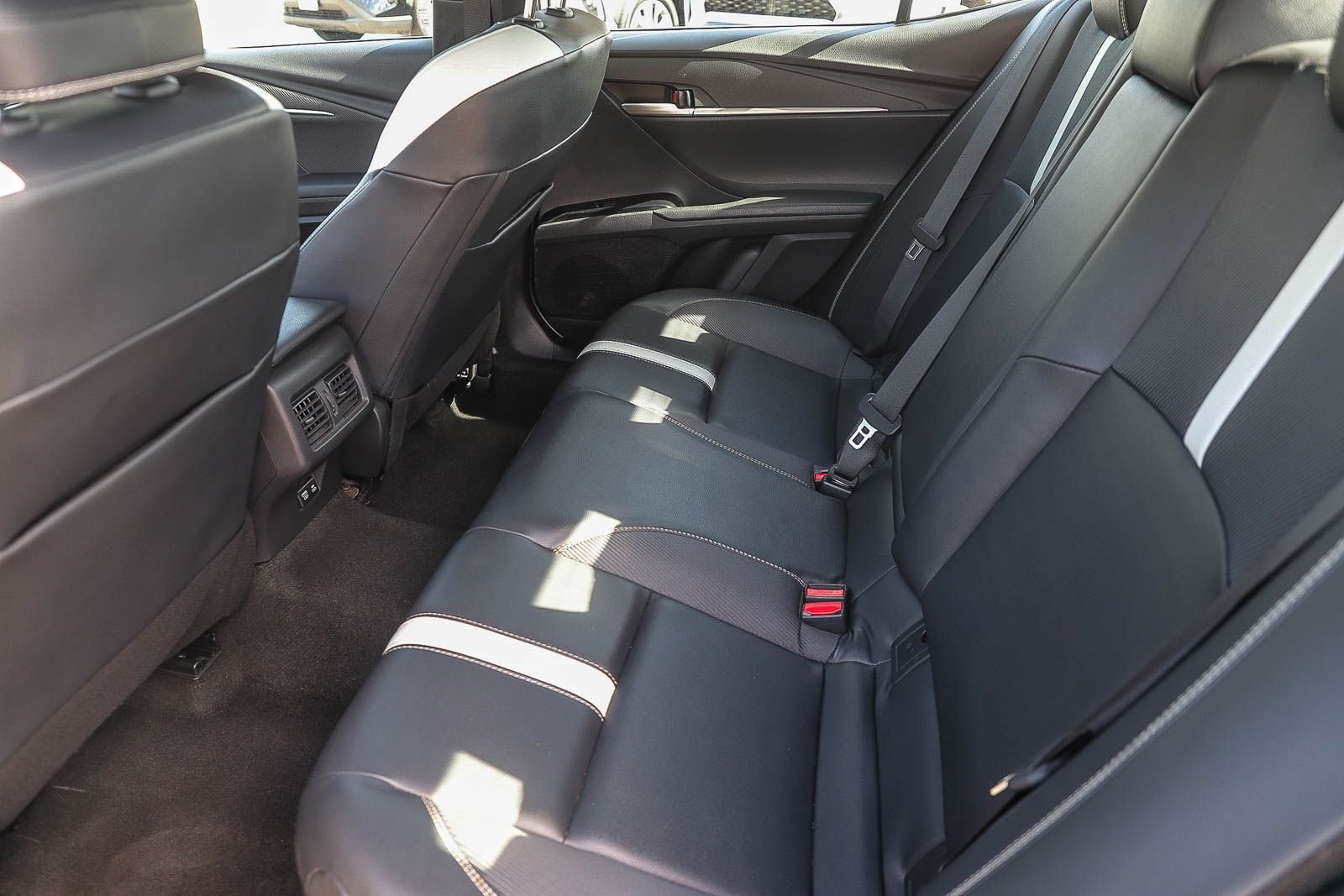 Certified 2025 Toyota Camry SE FWD image 18