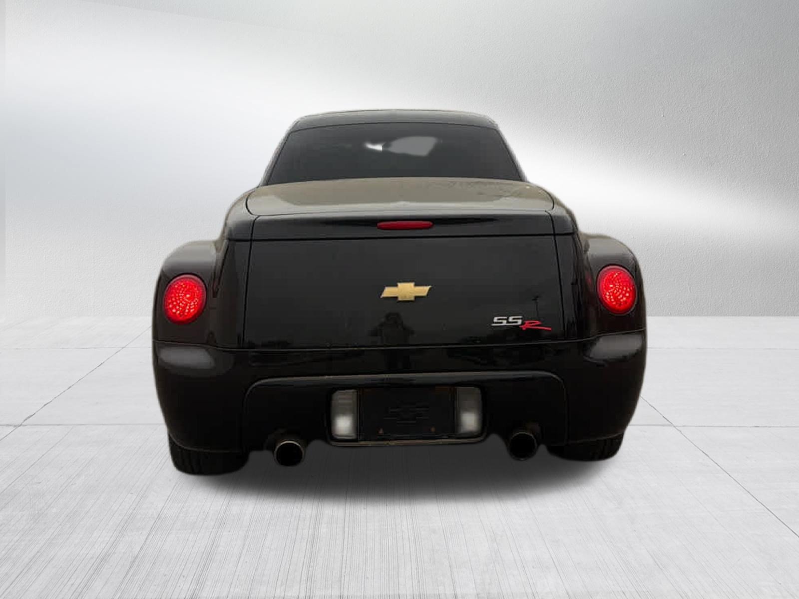 Used 2003 Chevrolet SSR w/ Preferred Equipment Group RWD image 5