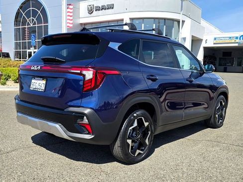 Used 2024 Kia Seltos EX image 4