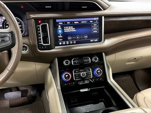 Used 2021 GMC Yukon Denali AWD/4WD image 7