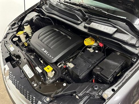 Used 2017 Dodge Grand Caravan SXT image 49