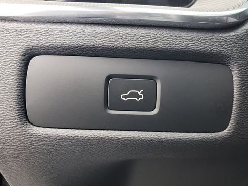 New 2026 Volvo XC60 B5 Ultra w/ Protection Package Premier AWD/4WD image 17