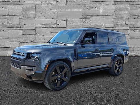 Used 2023 Land Rover Defender 130 X-Dynamic SE AWD/4WD image 5